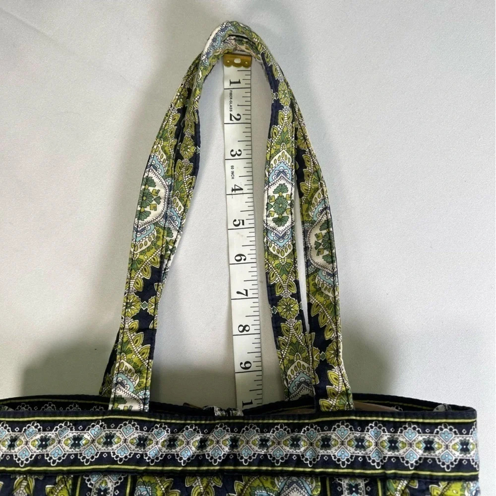 Vera Bradley CAMBRIDGE 11 x 8 like new - Picture 9 of 9